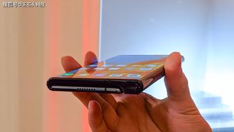 折叠屏战局再升温 三星二代曝光，华为Mate X能否靠软件生态后来居上？